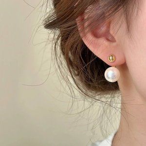 Zara minimalist faux pearl 2 parts earrings behind ear